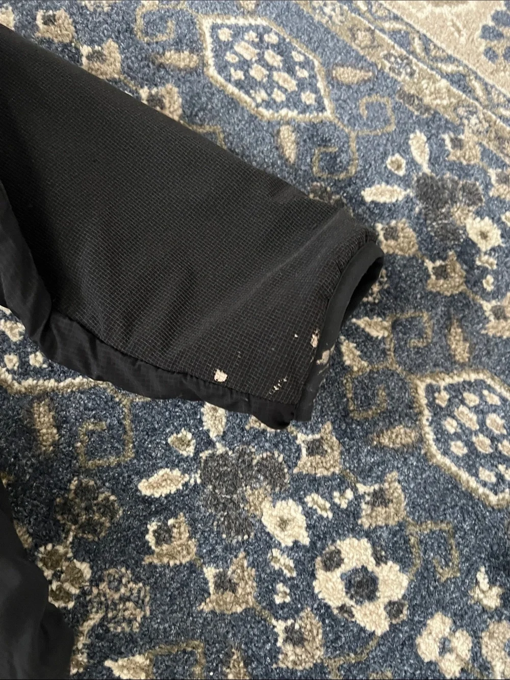 The North Face Black Men's Insulated Puffer Jacket - Picture 8 of 8